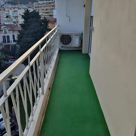 Le Minou Ментона